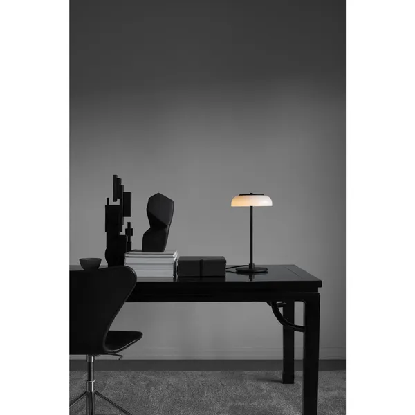 Blossi Table Lamp Black & Opal