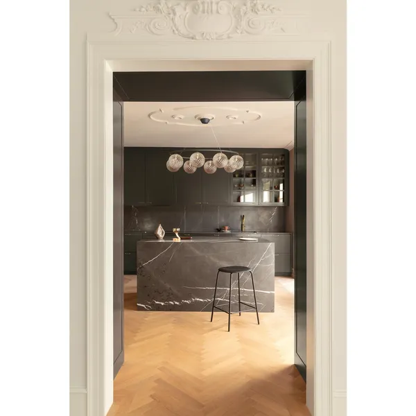 Miira 8 Circular Chandelier Dark Bronze/Optic Clear