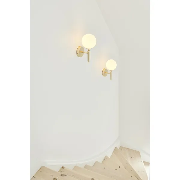 Miira Wandlampe Messing/ Opalweiß