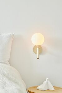 Miira Væglampe Messing/Opal Hvid