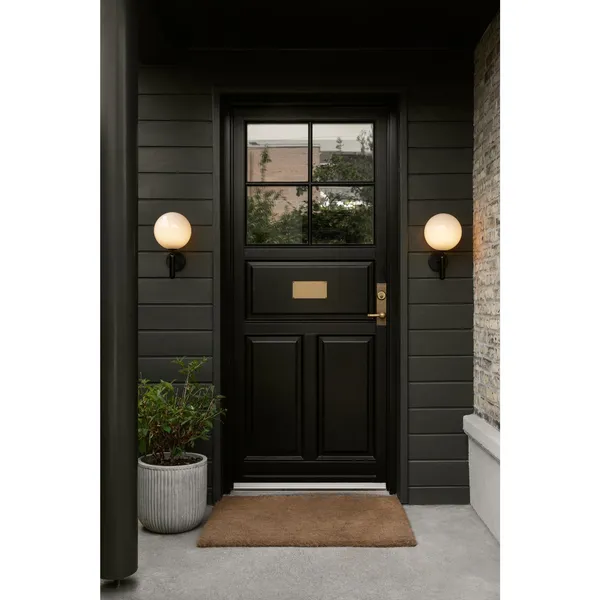 Miira Outdoor Wall Lamp Black & Opal