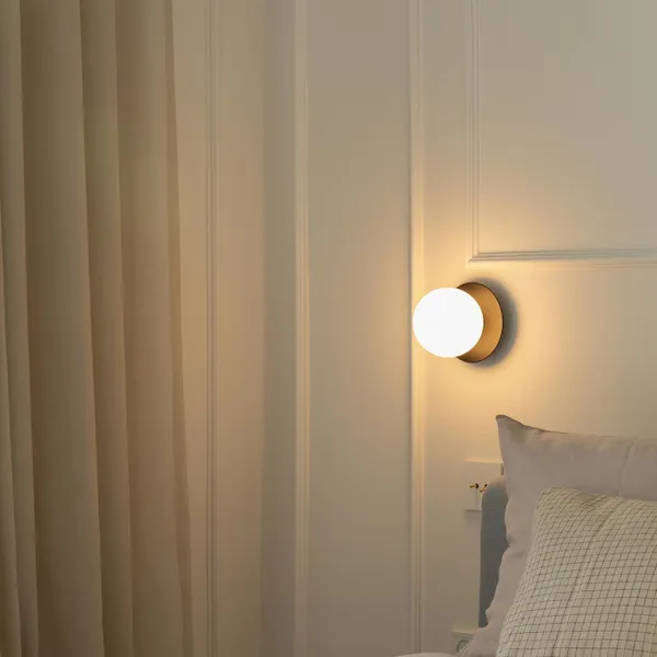 Liila 1 Wall/ Ceiling Light Small Black/Opal