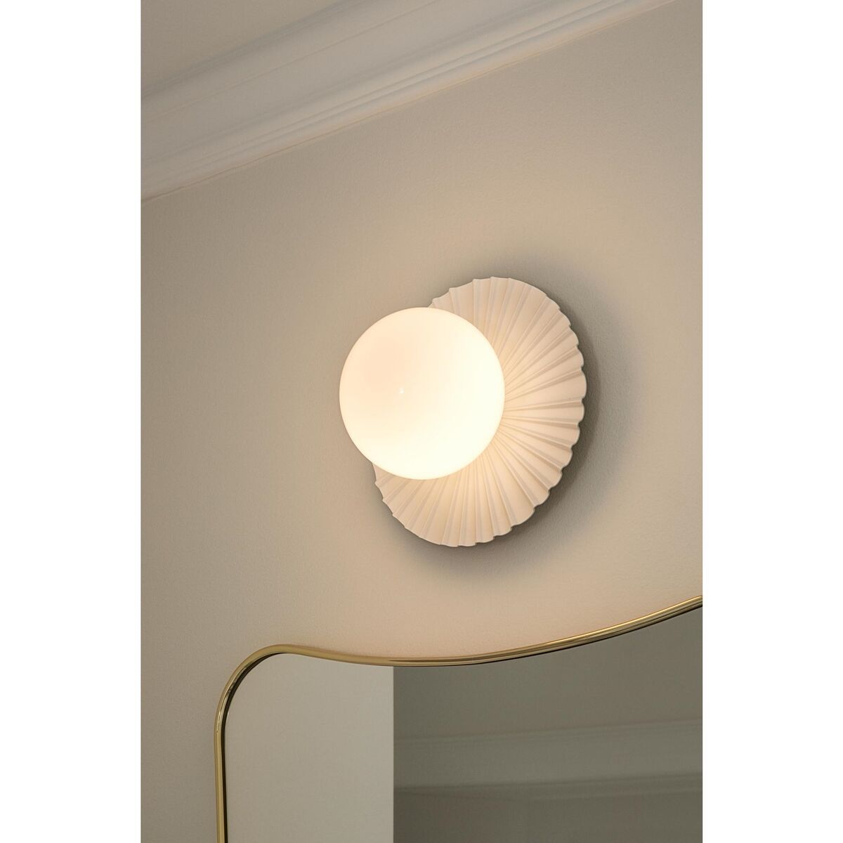 Liila Muuse Wall/ Ceiling Light Small White/Opal