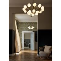 Apiales 18 Lysekrone Messing og Opal Glas