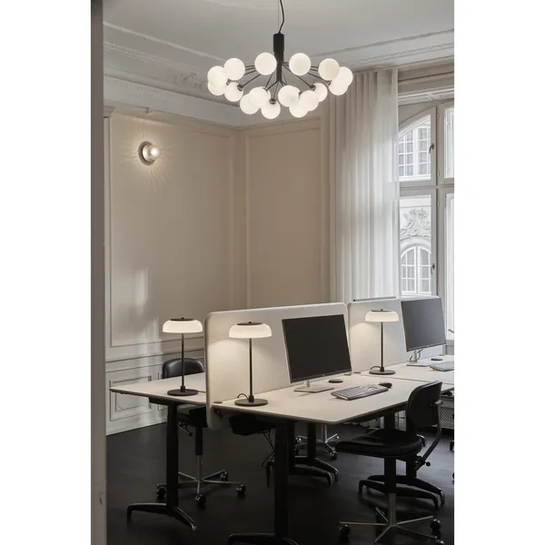 Apiales 18 Lysekrone Sort og Opal Glas