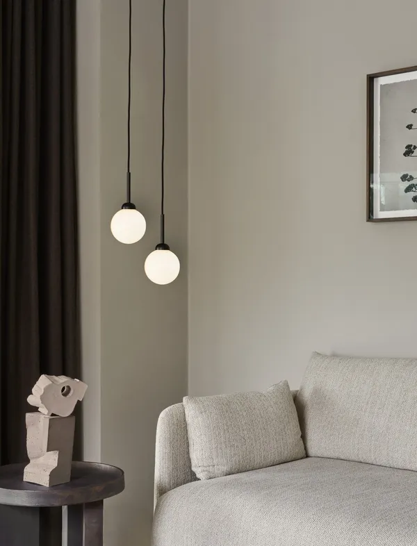 Apiales 1 Pendel Satin Sort