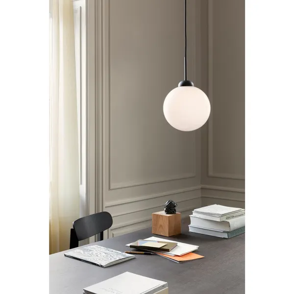 Apiales 1 Large Satin Black/Opal