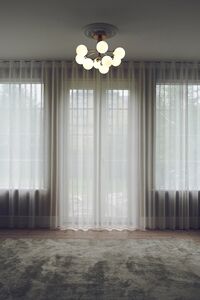 Apiales 9 Loftlampe Messing og Opal Glas