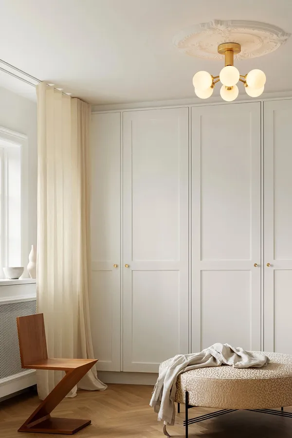 Apiales 6 Loftlampe Børstet Messing & Opal