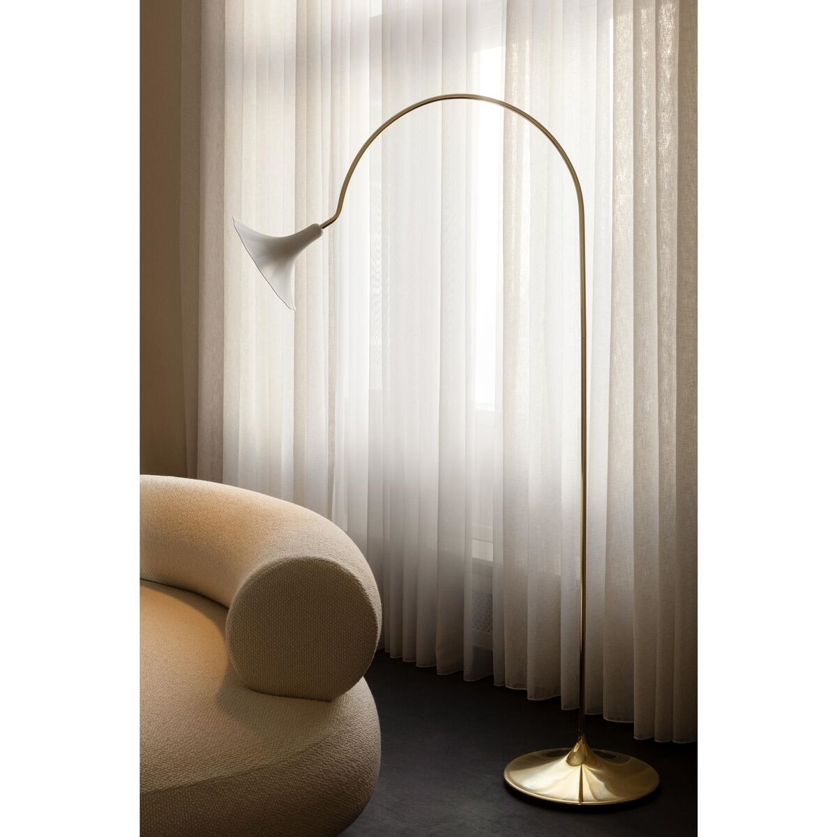 Petalii Floor Lamp White/Polished Brass