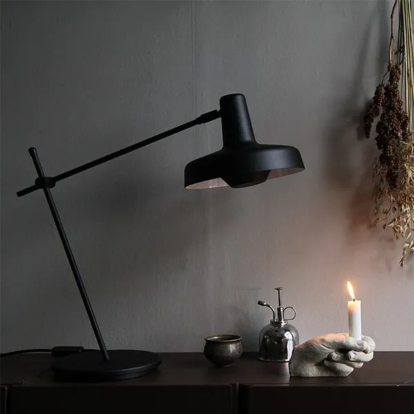 Arigato Bordlampe Kort Sort