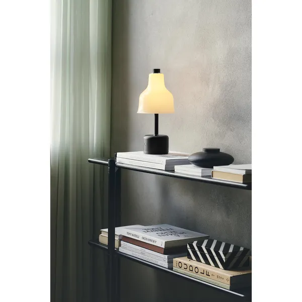 Avra Transportabel Bordlampe Sort/Crème