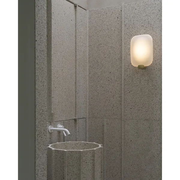 DCWéditions Light Me Tender Vertical Wall Lamp Gold