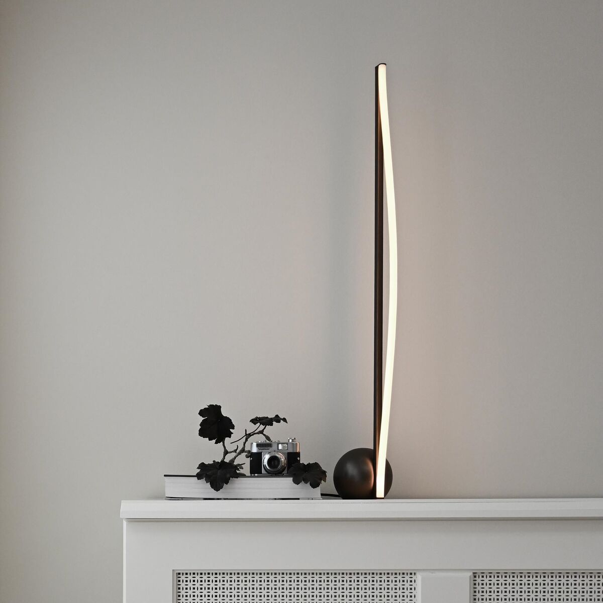 Bow Floor Lamp Bronze