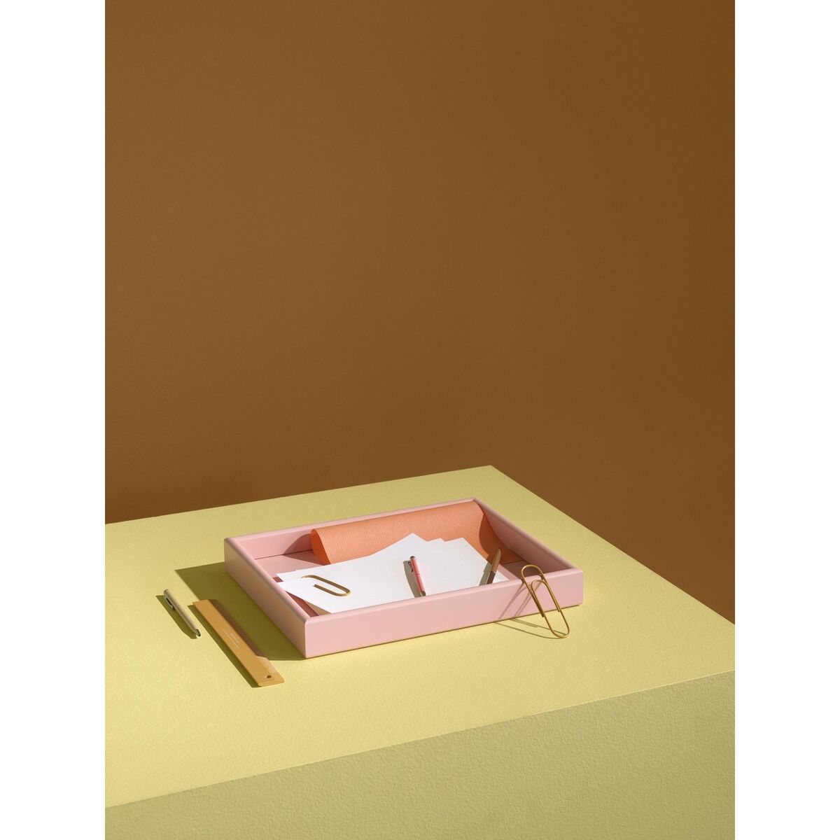 ARRANGE 61T Tray Medium 167-Ruby