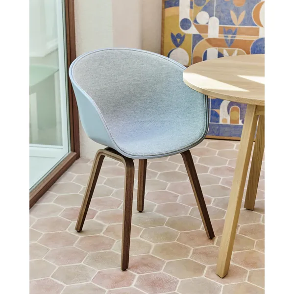 Sedia da pranzo AAC22 con braccioli Noce/crema melange