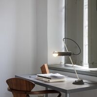 Model 566 Bordlampe Sort