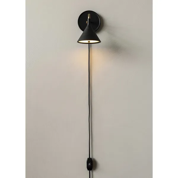 Cast Sconce Wall Lamp M. Diffuser Black