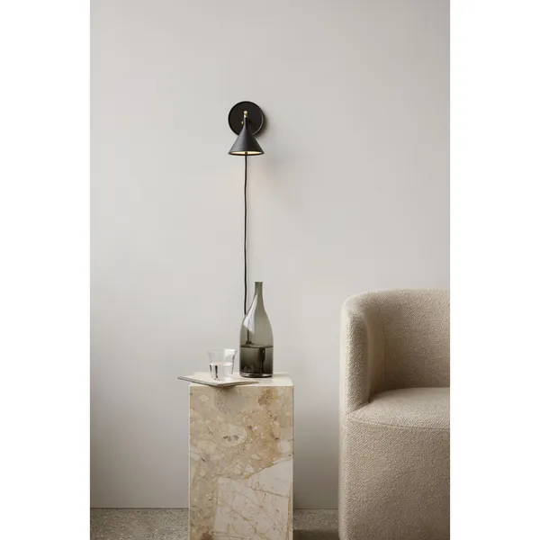 Cast Sconce Wall Lamp M. Diffuser Black
