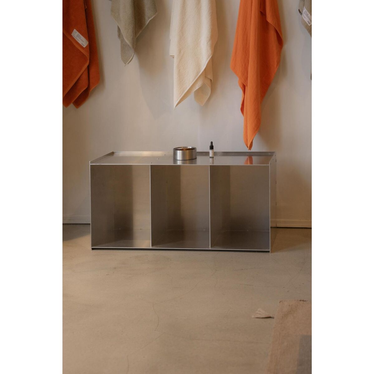 Rivet Cabinet Aluminium