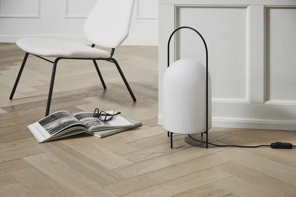 Lampadaire Ghost Noir