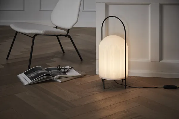Lampadaire Ghost Noir