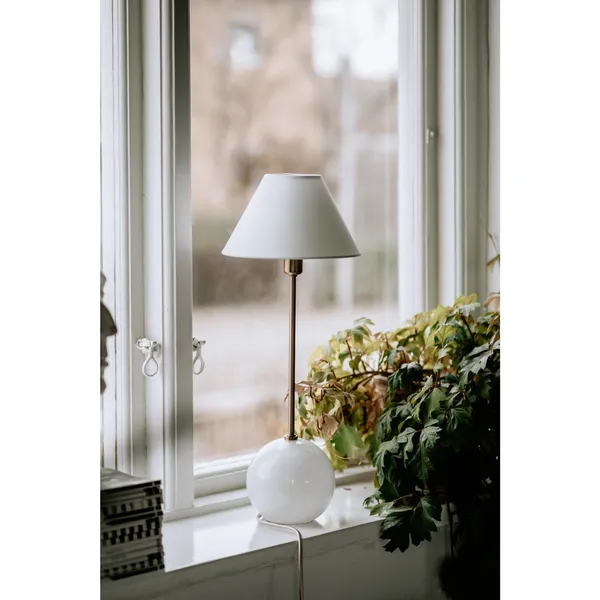 Iris 20 Table Lamp White