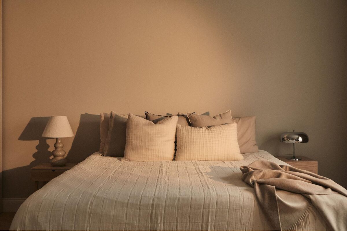 Classic Bedspread 180x260 Off-white