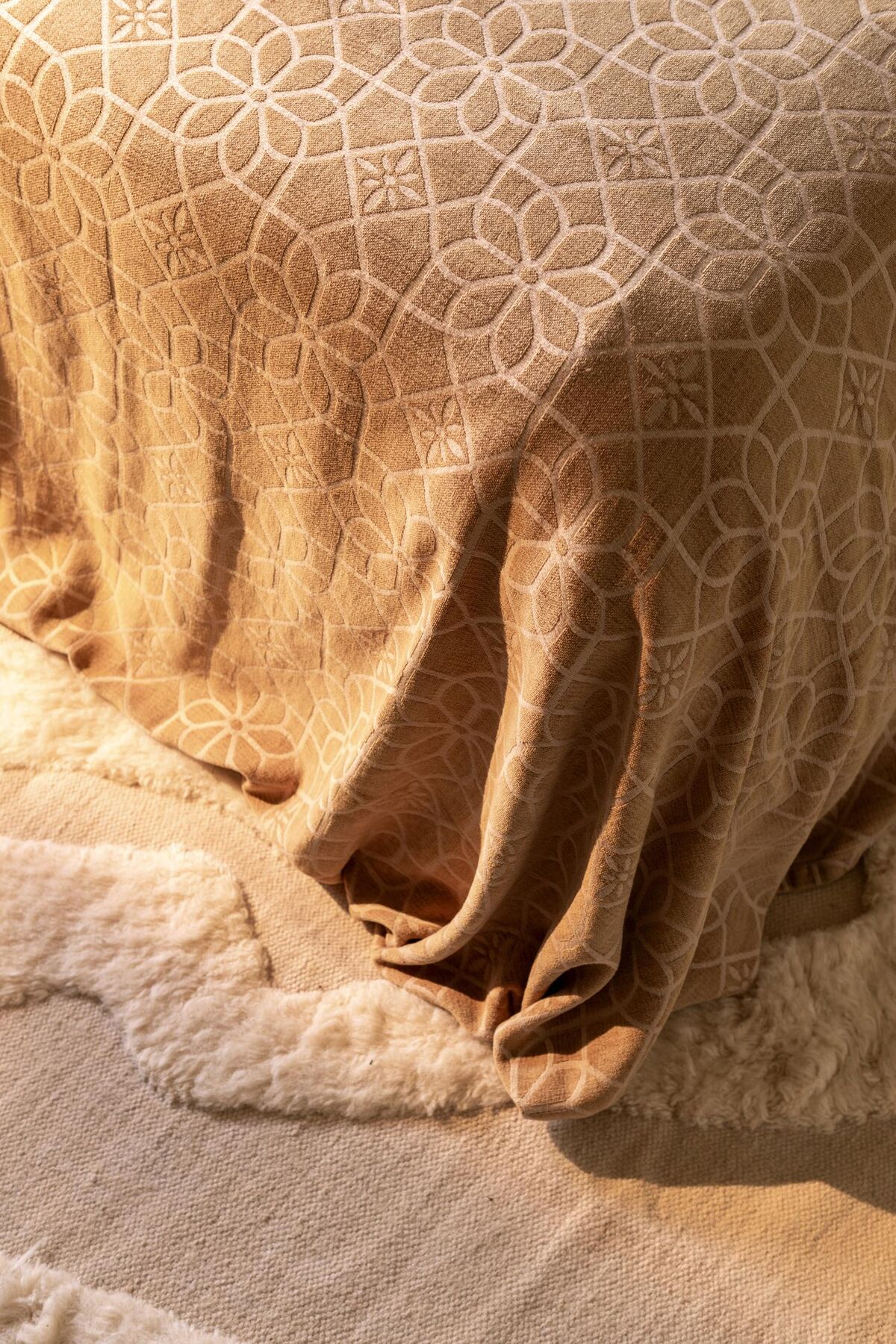 Juliette Bedspread 180x260 Gold