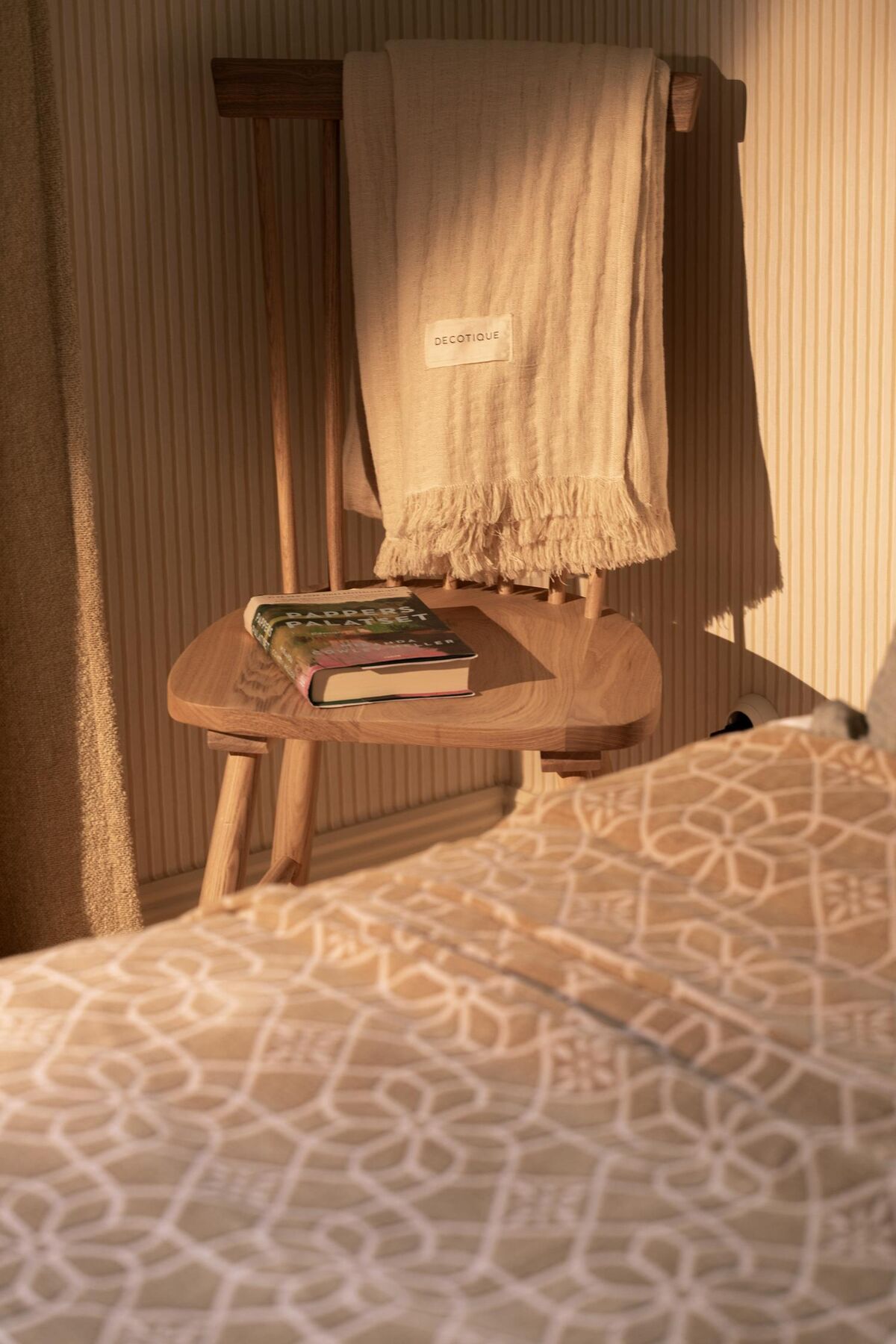 Juliette Bedspread 180x260 Gold
