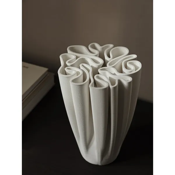 Dedali Vase H25 Off-White