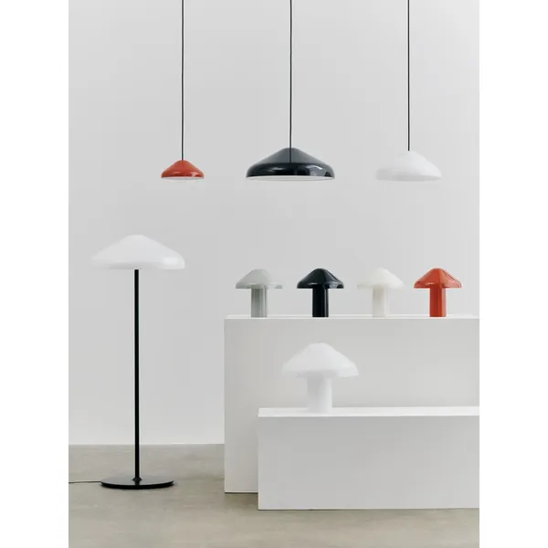 Pao Stehlampe Opal/ Weiß