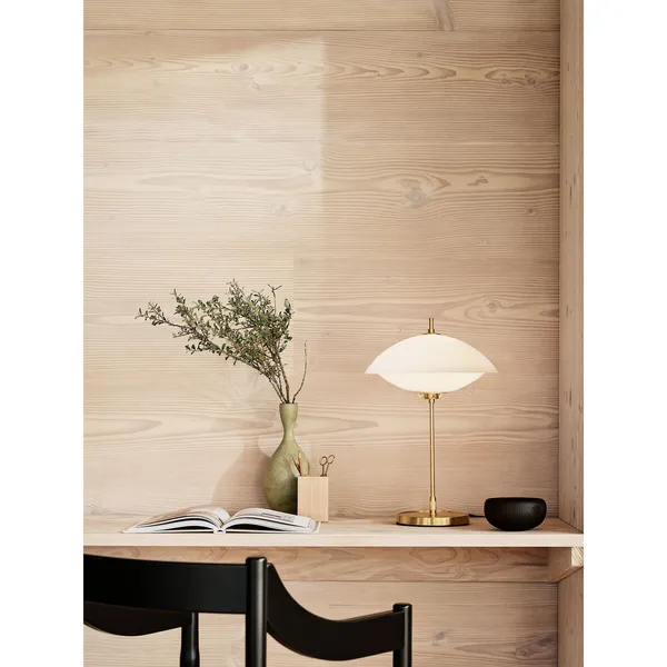 Clam Table Lamp Opal/ Brass