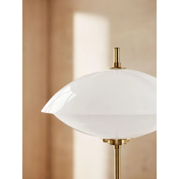 Clam Floor Lamp Opal/Brass