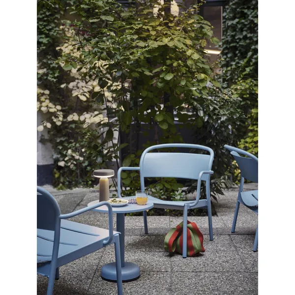 Fauteuil Linear Steel Bleu Pâle