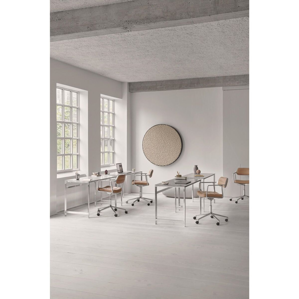453 Swivel+ Swivel Chair with Floor Sliders Aluminum/ Camel Leather
