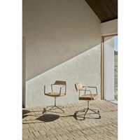 453 Swivel+ Swivel Chair with Floor Sliders Aluminum/ Camel Leather
