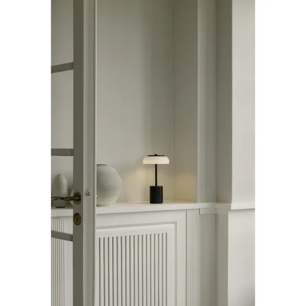 Blossi Bærbar Lampe Mini Sort/ Opal