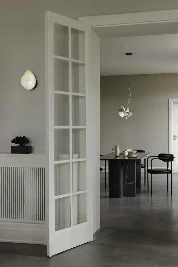 Florii 5 Linear Pendel Mørk Bronze/Hvid