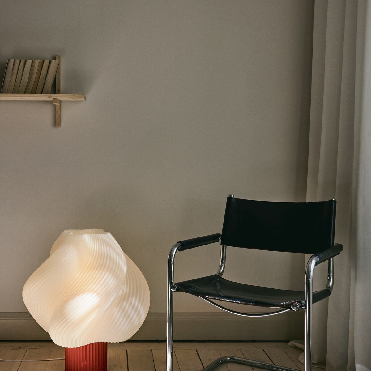 Crème Atelier Soft Serve Mega Floor Lamp Rhubarb