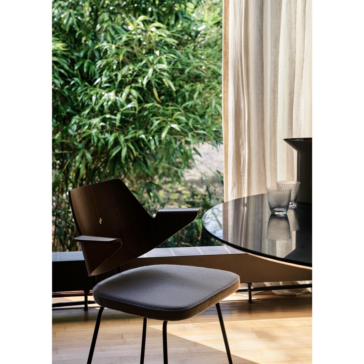 RFH RD7 Silla de Comedor con Reposabrazos y Asiento Tapizado en Nuez/Hallingdal 227