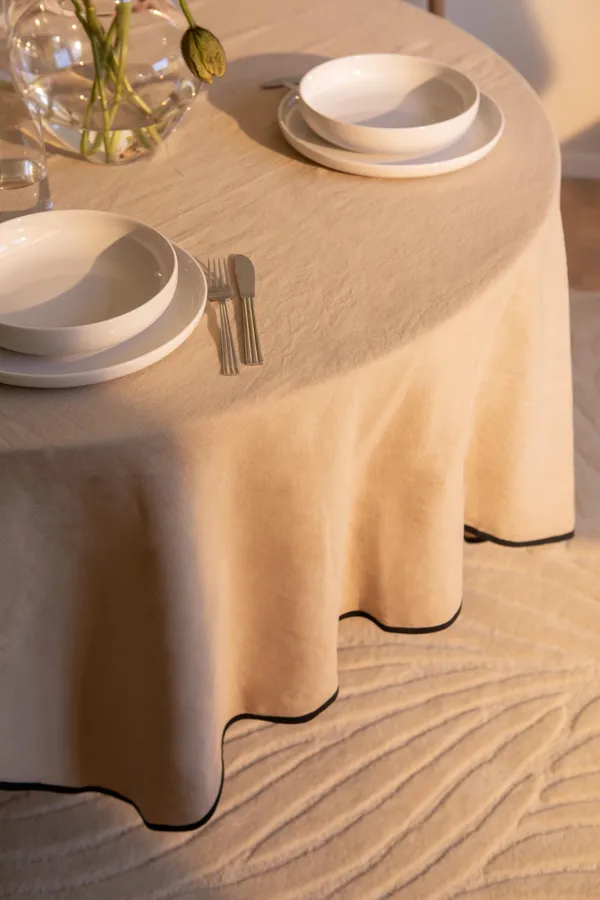 Elvira Tablecloth 140x250 Black/Natural