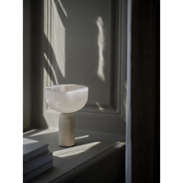 Kizu Limited Edition Tragbare Lampe Travertin/ Sand