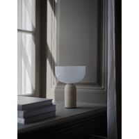 Kizu Limited Edition Tragbare Lampe Travertin/ Sand