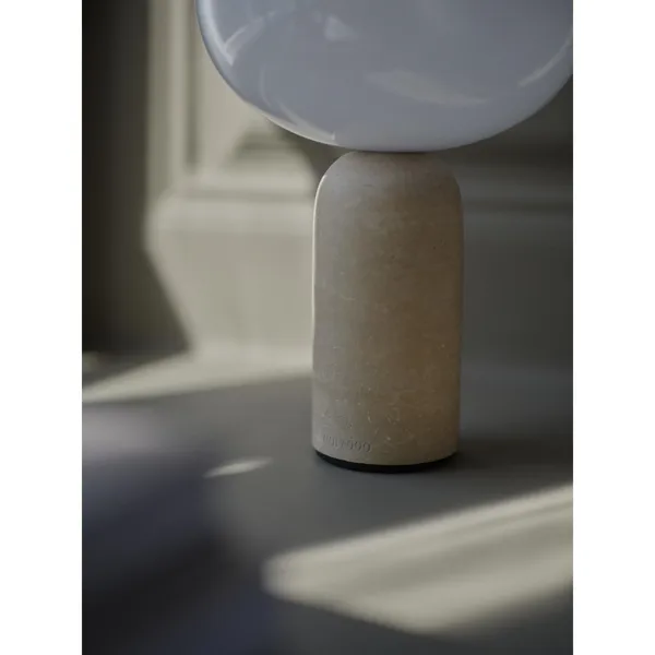 Kizu Limited Edition Tragbare Lampe Travertin/ Sand