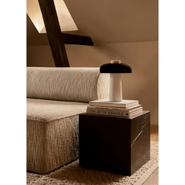 Reverse Bordlampe Carrara/ Sort