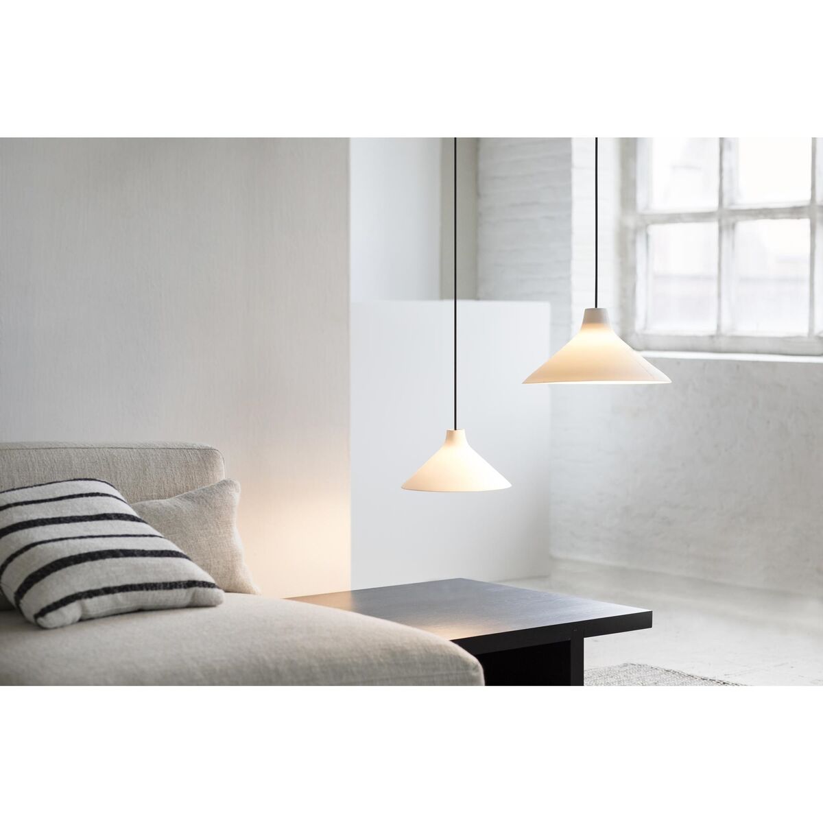 Seam Pendant L White
