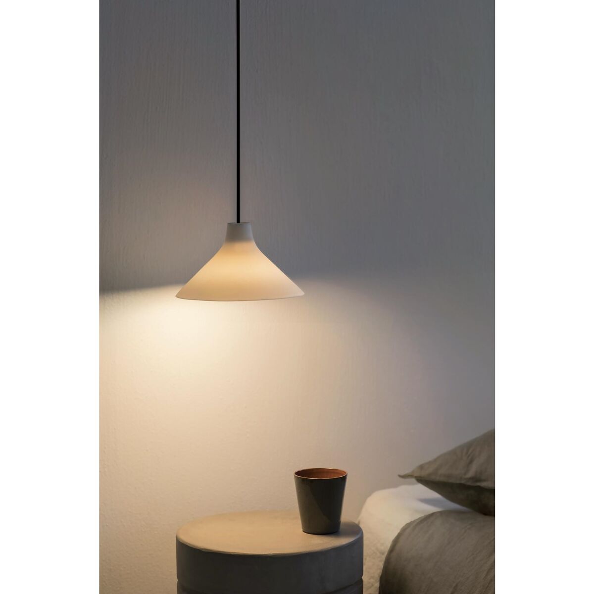 Seam Pendant L White