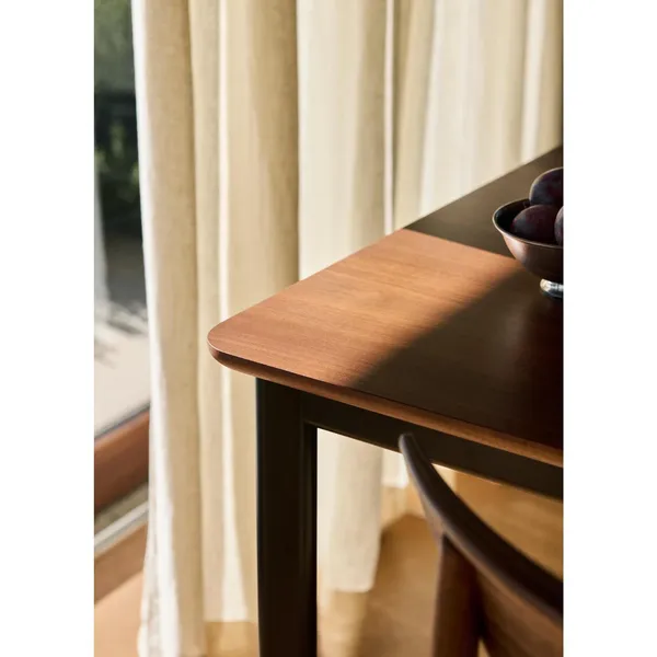 Drip HW115 Dining Table L143 Black/Lacquered Walnut