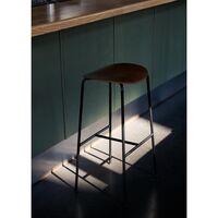 Pavilion AV38 Barstol Lakeret Valnød
